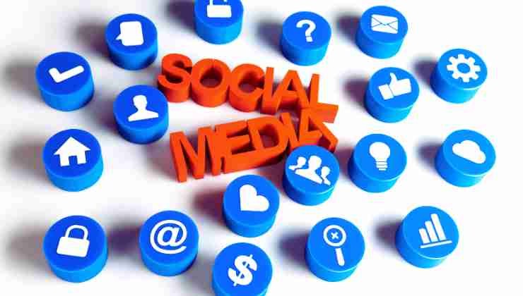 social media e logo